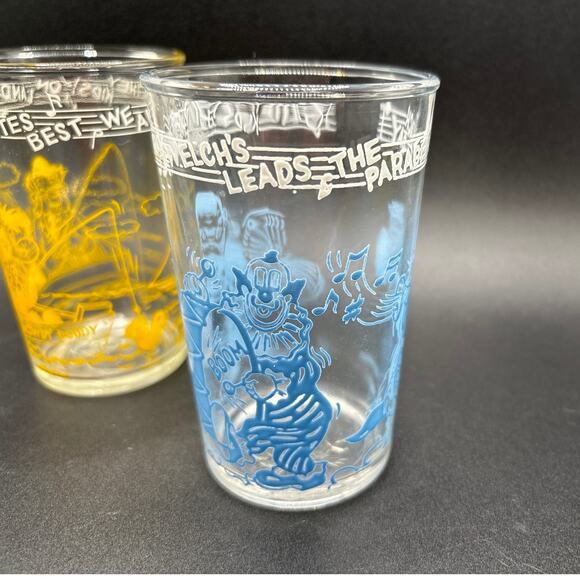 1950s Howdy Doody Parade Welch's Jelly Drinking Glasses Set of 3 Embossed Bottom - Picture 7 of 10